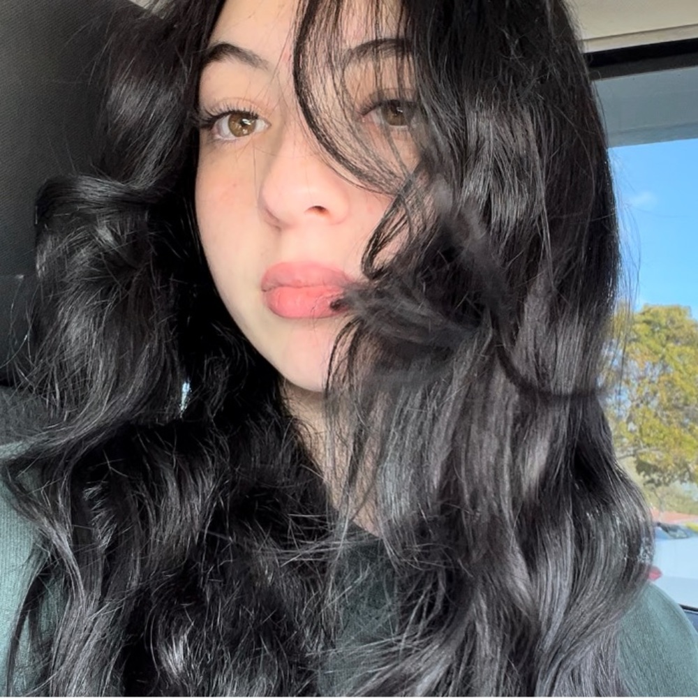 Meet your Posher, Stephany